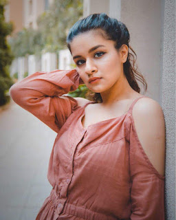 Actress avneet kaur Images actress avneet kaur photos