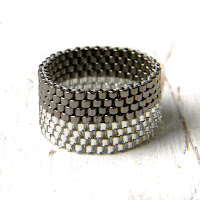 Оригинальные кольца из бисера - украшения ручной работы от Anabel. Peyote rings.