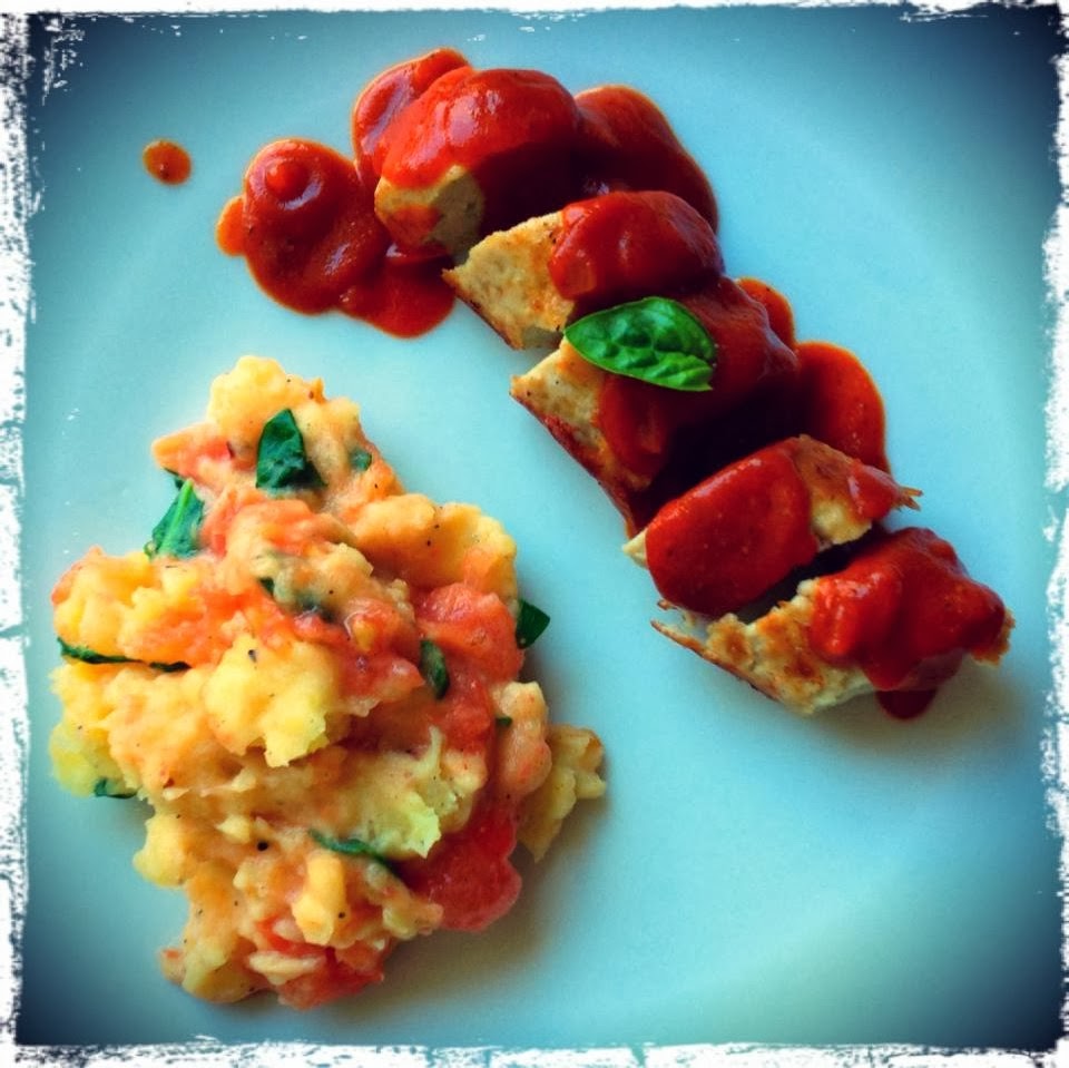 Sachen die glücklich machen: Currywurst mit Rauke-Tomate-Kartoffelpüree