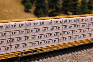 N Scale Addiction: Lumber Loads - Adding to the Count