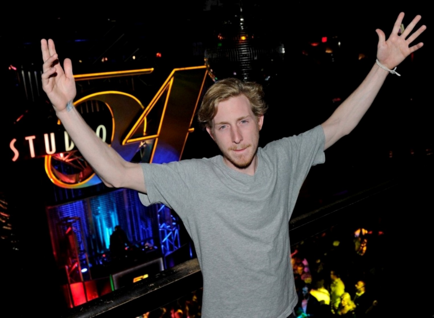 Asher Roth Girlfriend , Larry June Bio: Age, Family, Girlfriend, Height ...