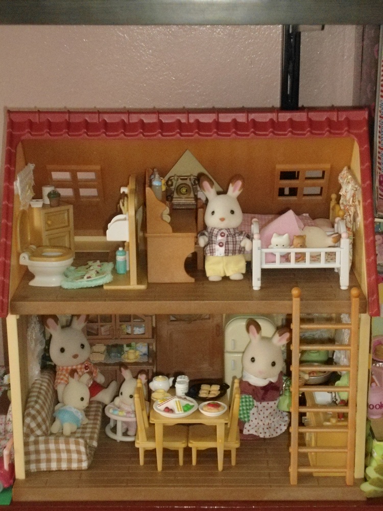 Sylvanian Families - Home/About Me
