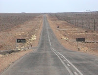 Namibie-route barbelée
