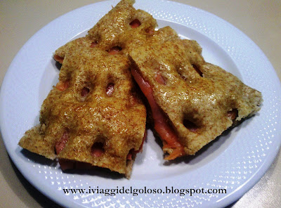 ricette focacce .... focaccia genovese integrale con salmone ...