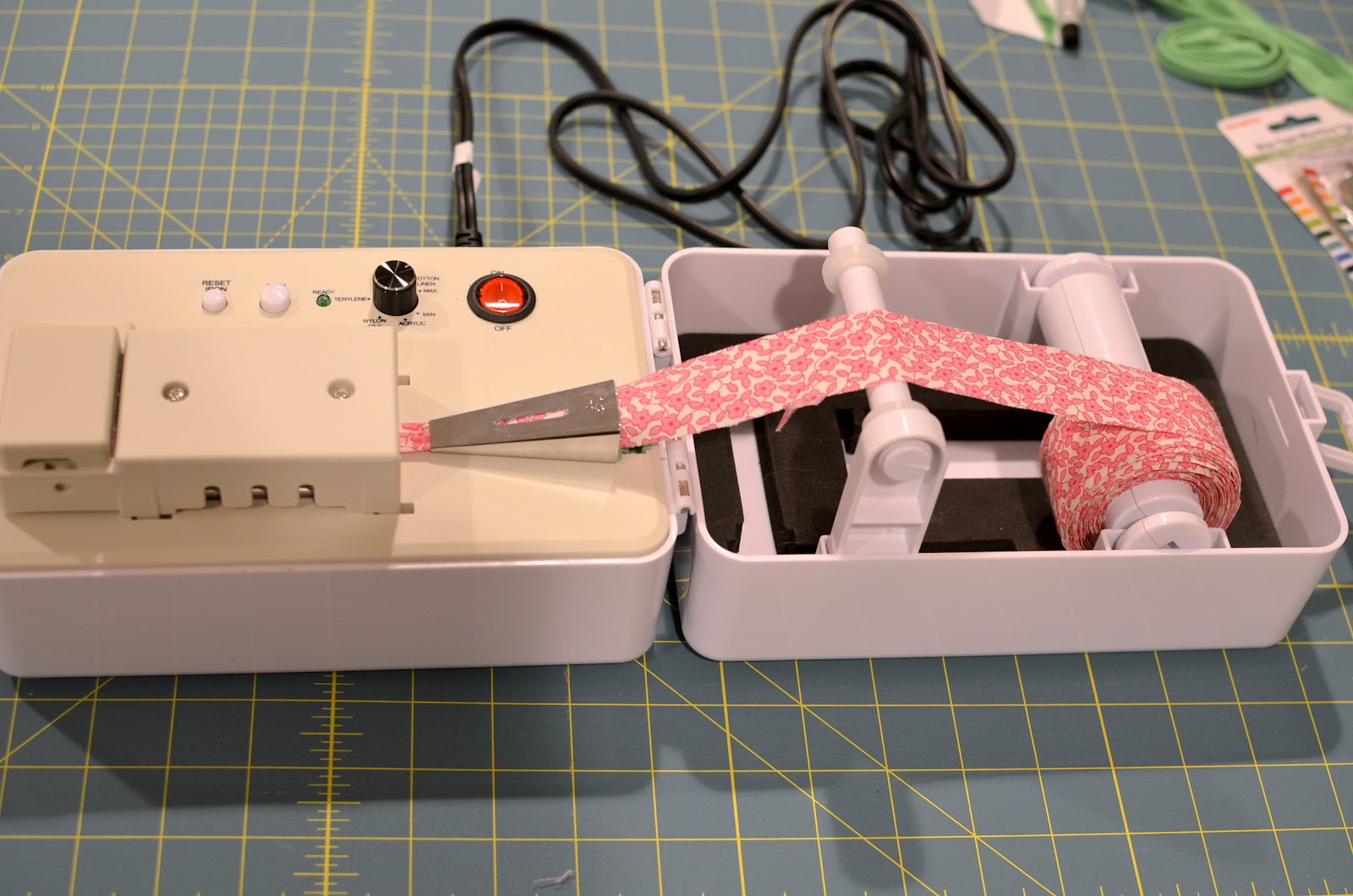 Jane of all Trades Bias Tape Made Easy tutorial (with a sneaky trick)