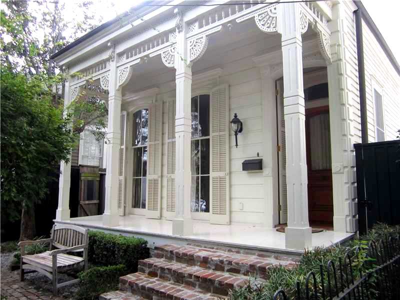 REAL ESTATE, NEW ORLEANS Quintessential New Orleans side hall home just listed for sale