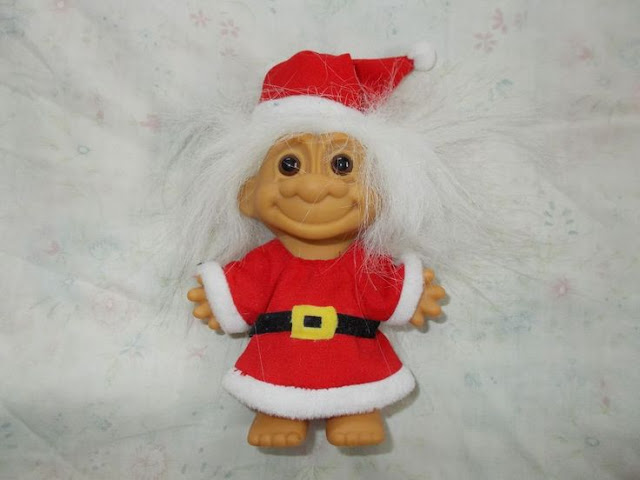 troll dolls with jeweled belly buttons