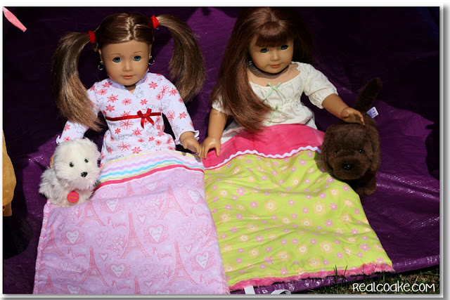 American Girl Doll patterns ~ Sleeping bag pattern for an American Girl Doll. Easy to make! #AmericanGirlDoll #Sewing #Pattern