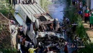 yang terjadi di jalan puncak Bogor menuju Jakarta pada tanggal  Kecelakaan Maut Bus Masuk Jurang di Bogor - Jakarta