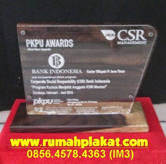 Plakat Kayurumah Plakatplakatvandeltrophymedalipiala Marmer