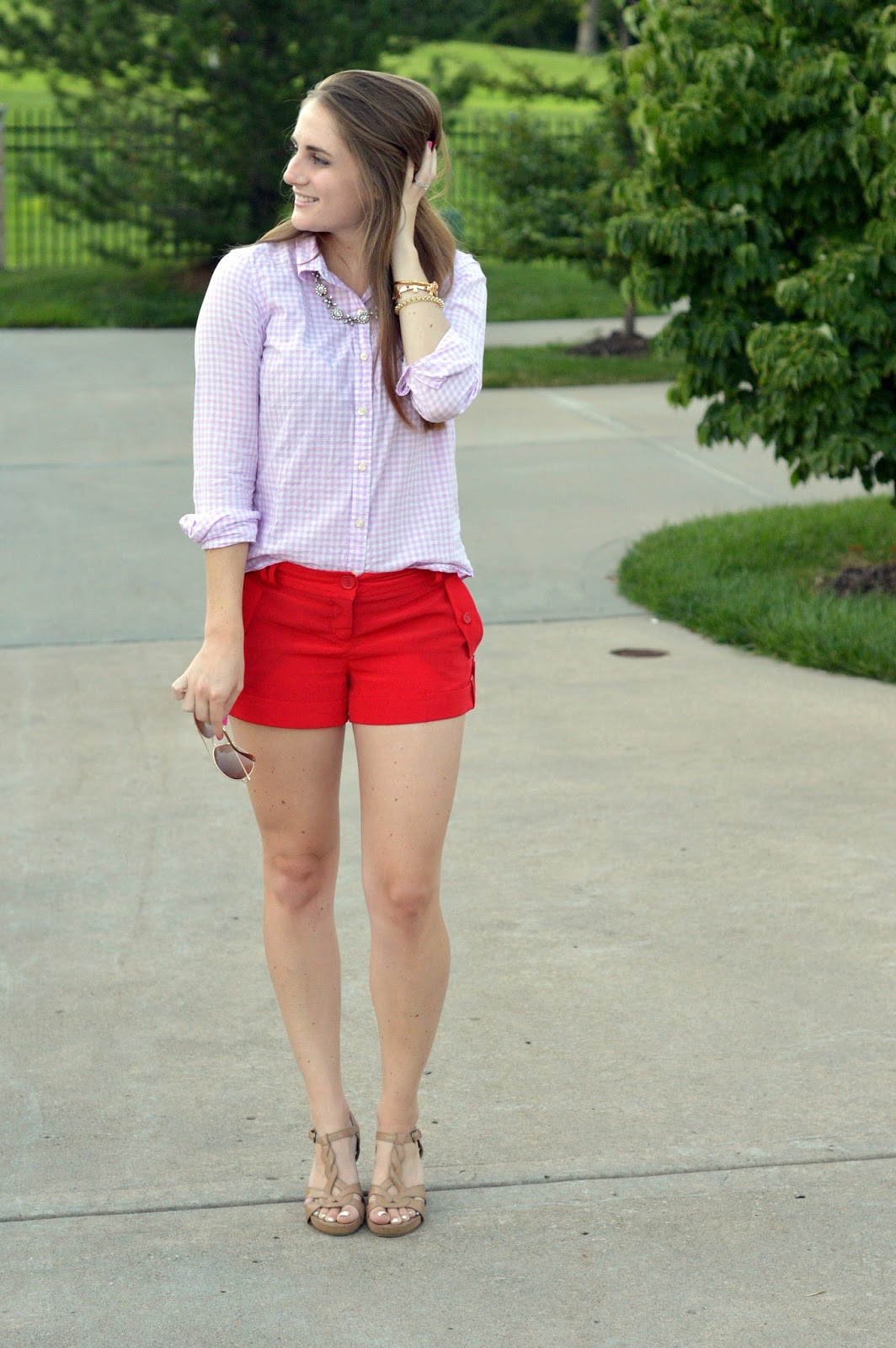 red shorts outfit