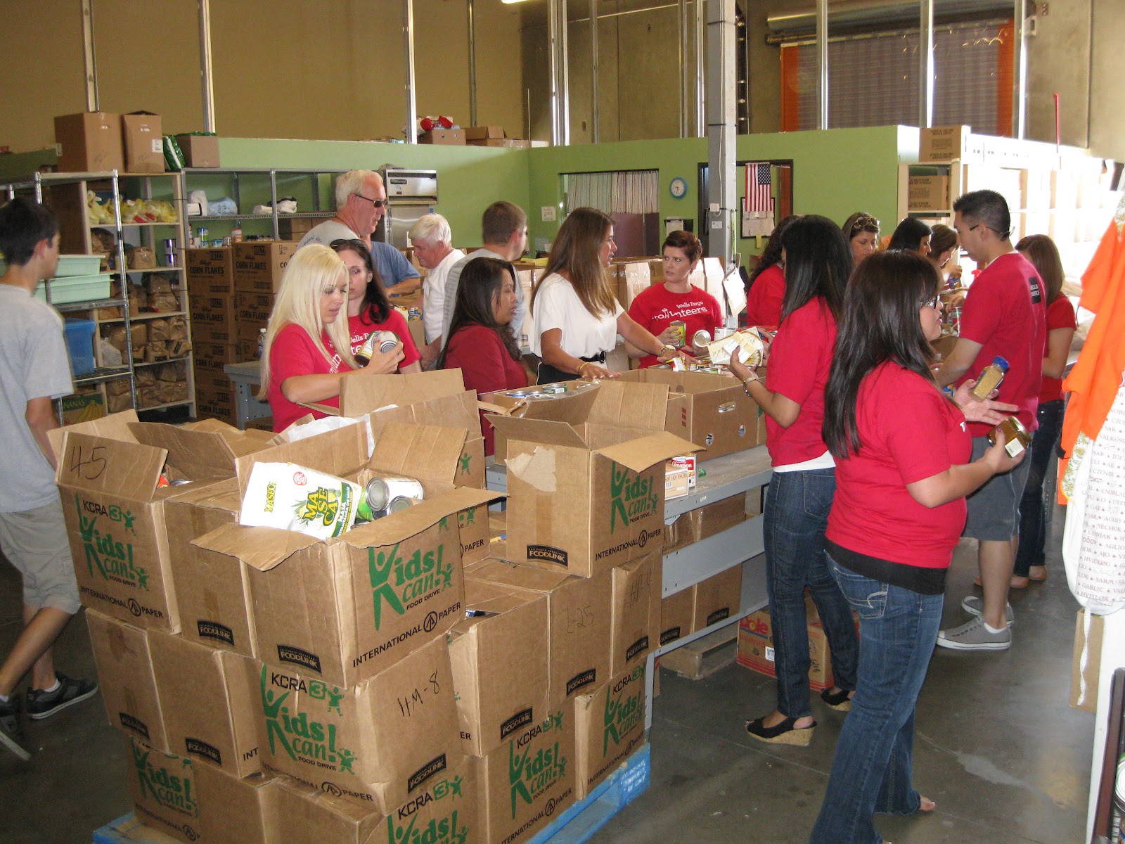 Elk Grove Food Bank Services Wells Fargo Volunteers at EGFBS