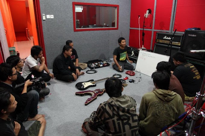 Klinik Audio di Charmesa bersama Budi Pasadena dan Bom – Bom Garcia