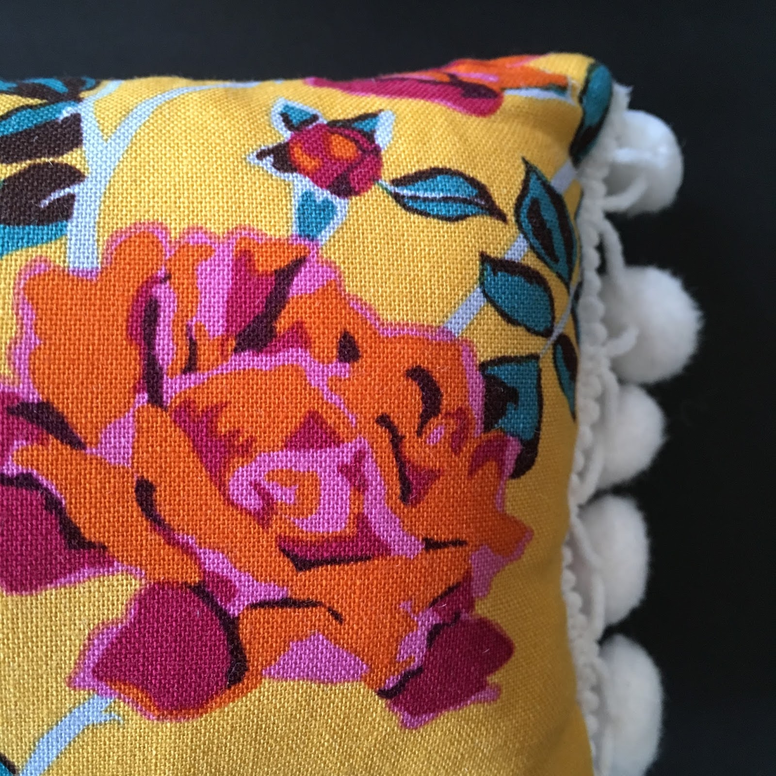 rainbow pincushion / CHARM ABOUT YOU