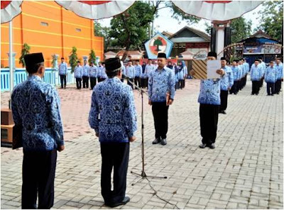 UPACARA HARI KESAKTIAN PANCASILA HALAMAN KOPEN KEC.KALIJAMBE
