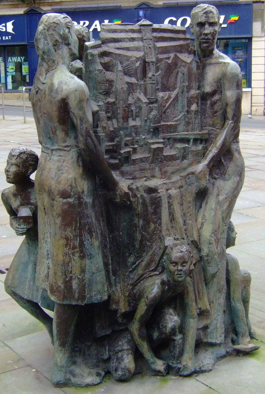 PHOTOS2PLEASEU STATUES IN NEWPORT SOUTH WALES