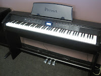 Yamaha YDPV240 digital piano
