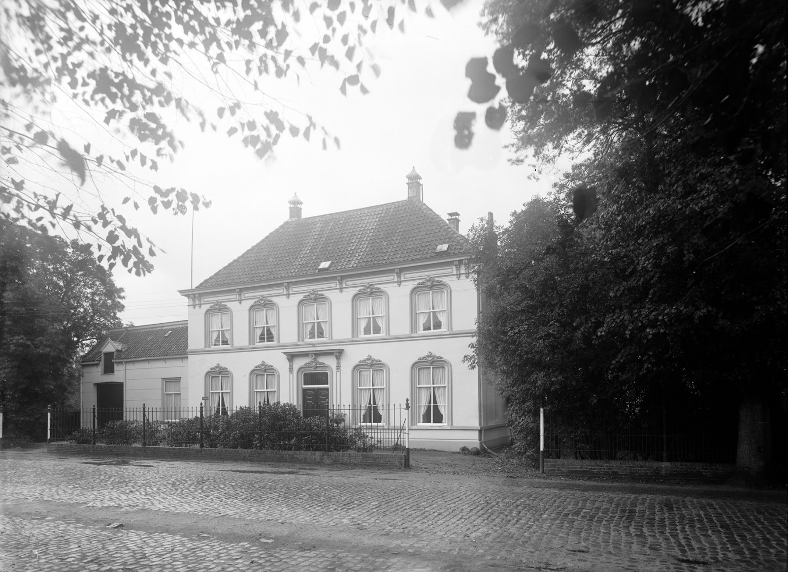 Studiebol Cécile en Elsa, strijdbare freules een