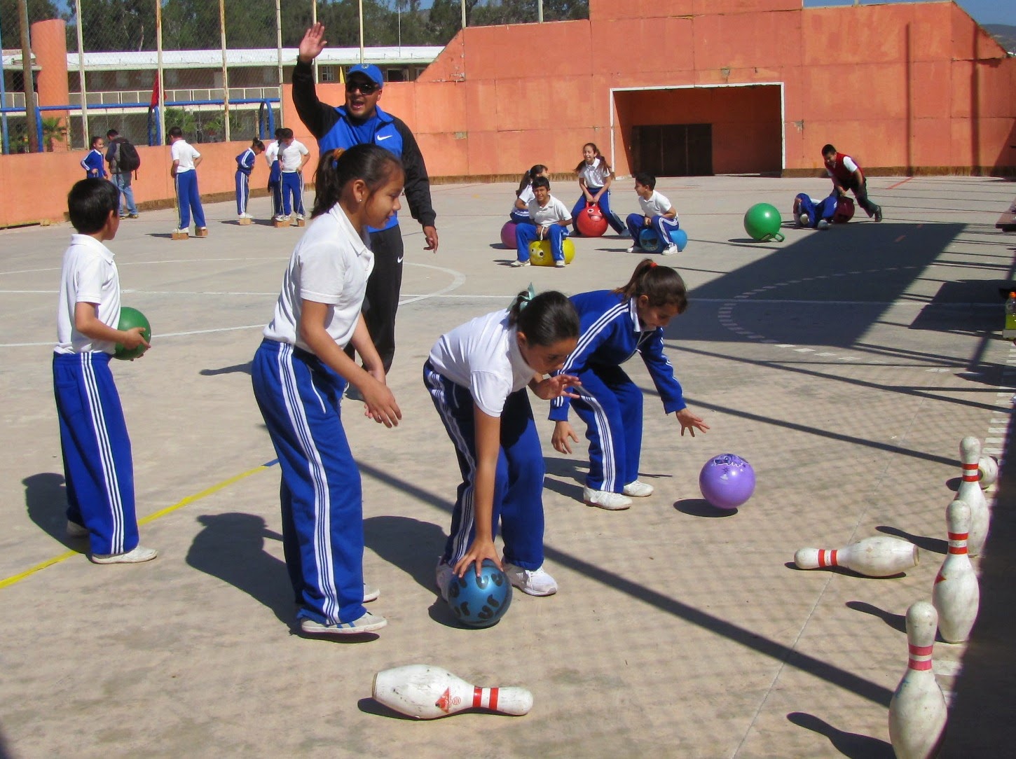 Educación BC CONCURSAN DOCENTES EN SESIÓN