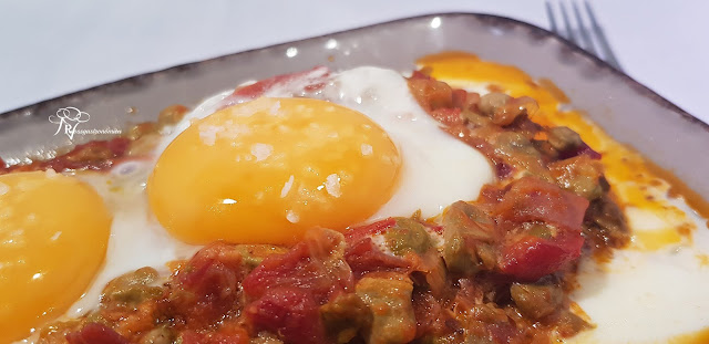 Huevos a la cazuela en microondas