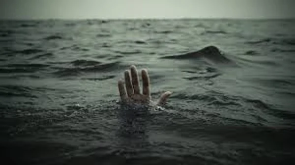 60 year old jumped to Parassini  river, River, News, Local-News, Suicide Attempt, Police, Probe, Kerala