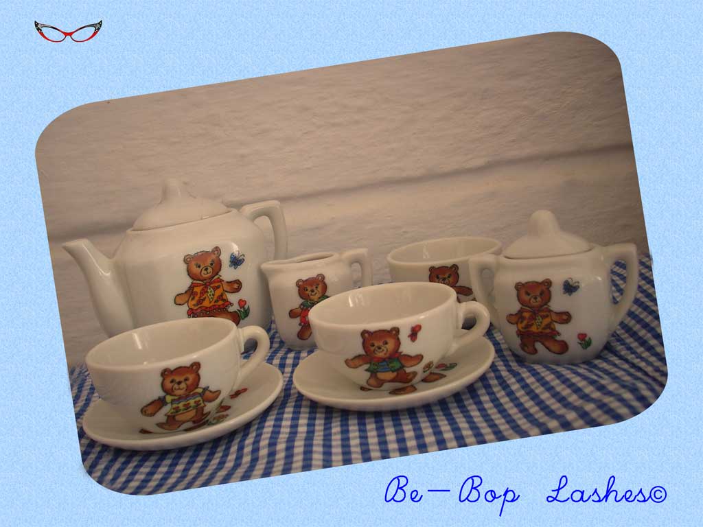 BeBop Lashes My vintage tea set