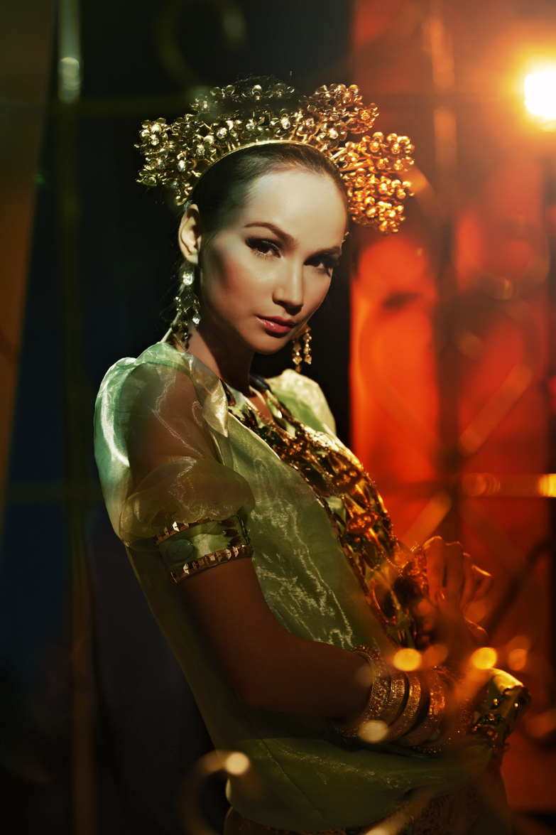 a place where the clock stops ticking: Anton Ismael for Dewi magazine ...