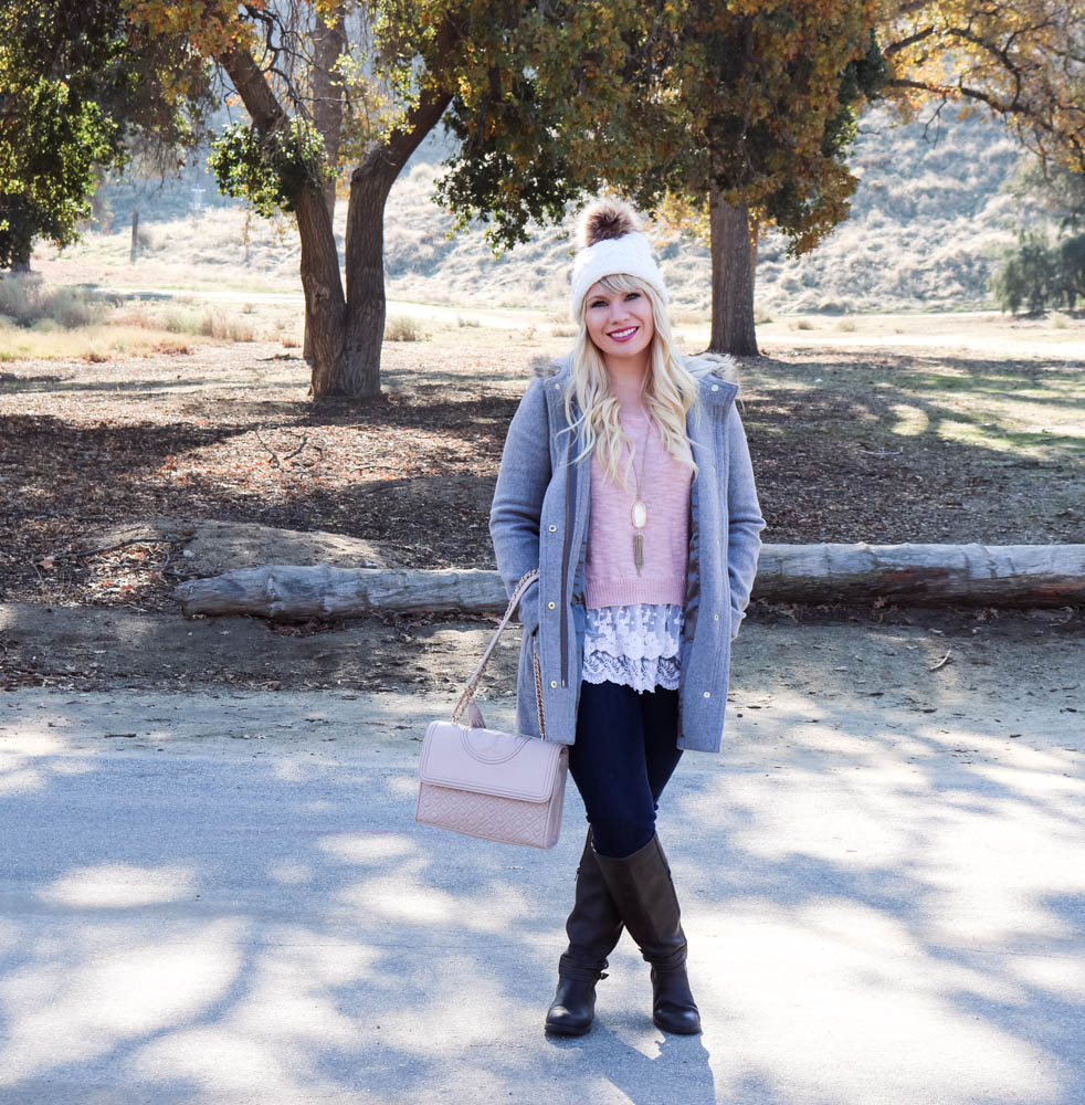 Casual Monday: Casual Girly Winter Outfit - Lizzie in Lace