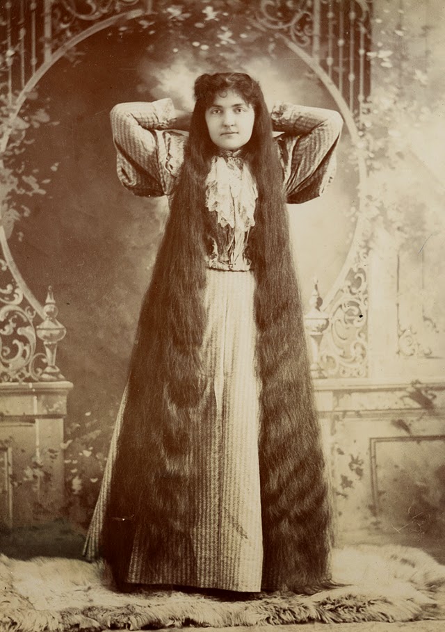 17 Interesting Vintage Portraits of Long Hair Victorian Ladies