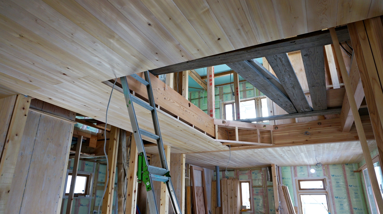 天井板張り工事 信州で無垢床・塗り壁の家を建てる！