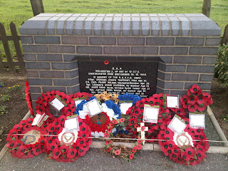 Memorial to Wellington HF465