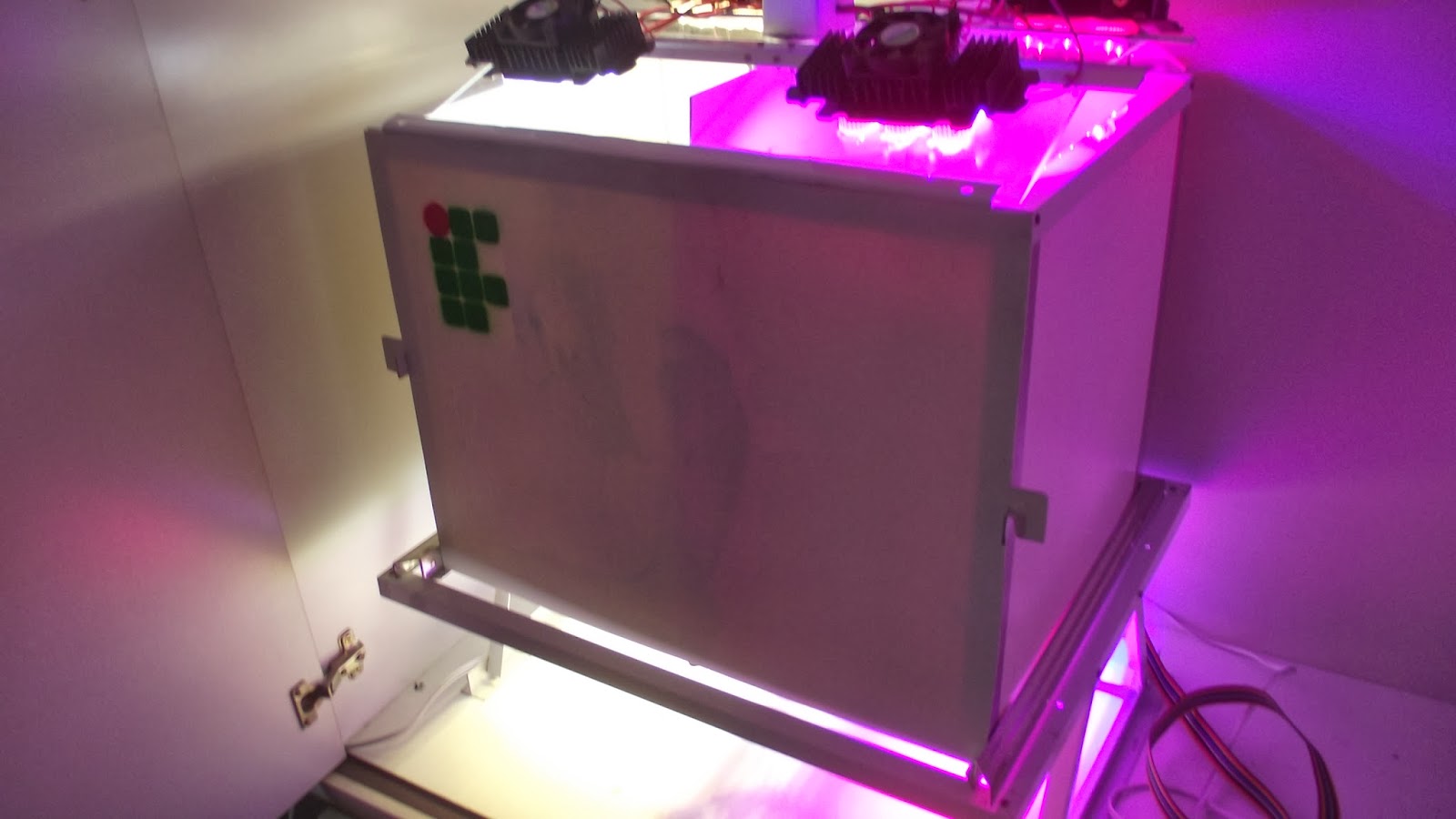 LEDs, Energia Limpa e Inteligente Projeto Crescimento de plantas com