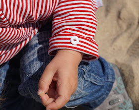 Maritime Lieblingsstücke: Kindermode von piapaul (mit Rabattcode und Verlosung) Kinder Mädchen Ringelshirt gestreift rot weiß Knopf Langarm Shirt