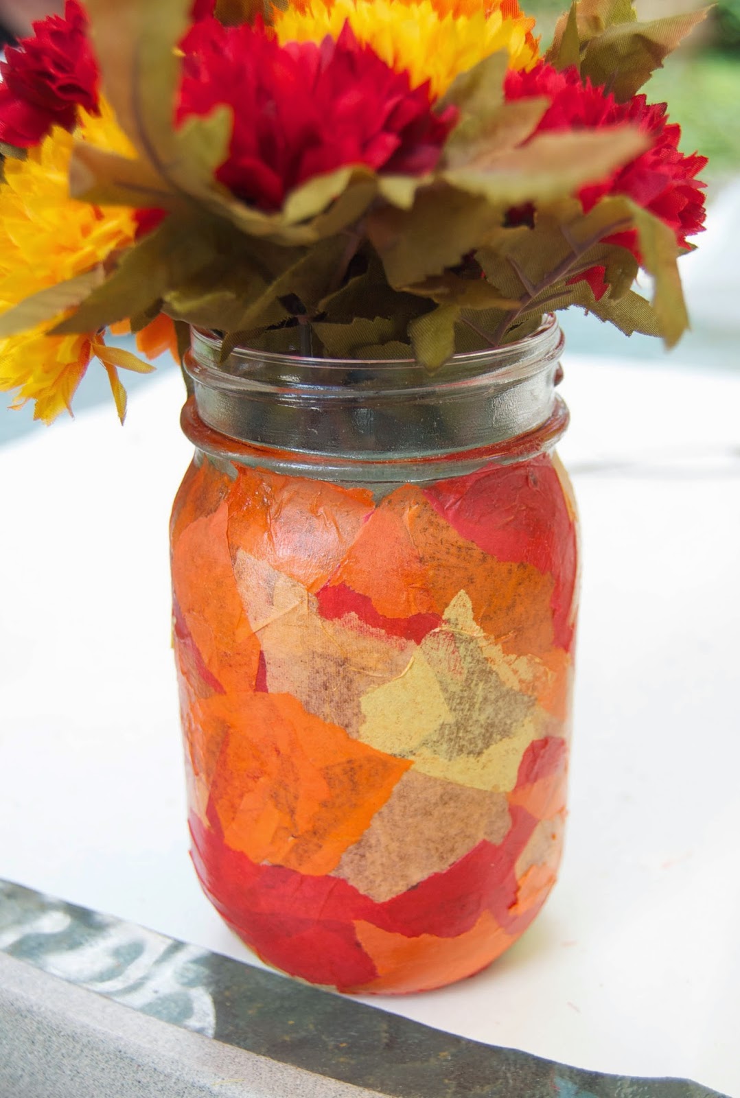 Sara Makes Things DIY Decoupage Mason Jars & Flower Arrangement