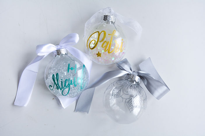 Cómo decorar bolas de Navidad con pintura a la tiza | VÍDEO