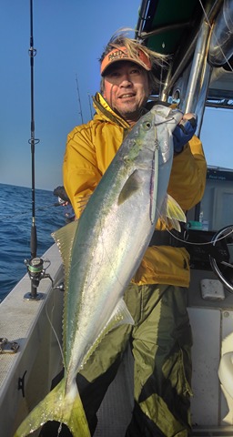 Nature Boys Field Report 17年11月28日 ウィグルライダー カレントライダーで寒ブリラッシュ 新潟東港 アングラーズガイドripple お客様