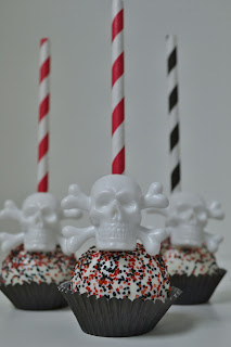 skull cake pop - sweet cakes by rebecca