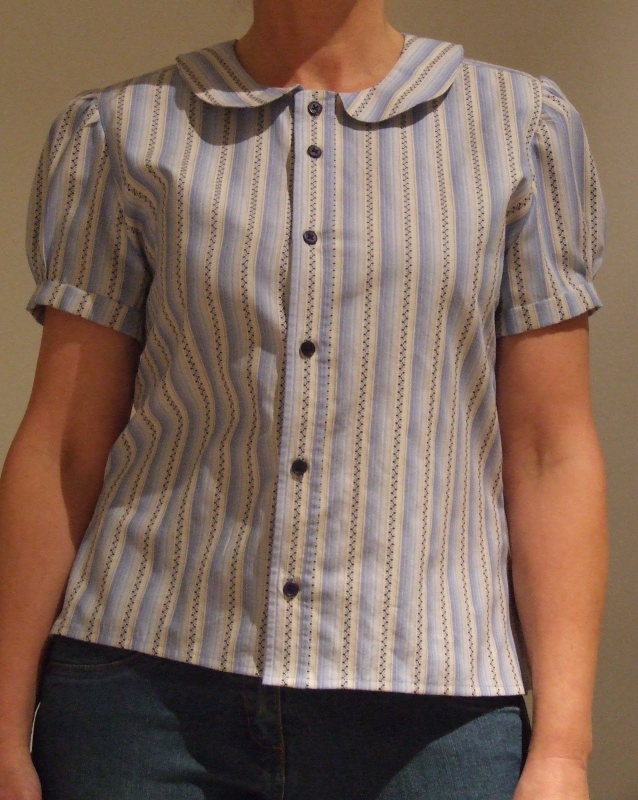 Перешиваем блузку. Блузка из мужской рубашки. Переделки из рубашек. Женская блузка из мужской рубашки. Переделка мужской рубашки.