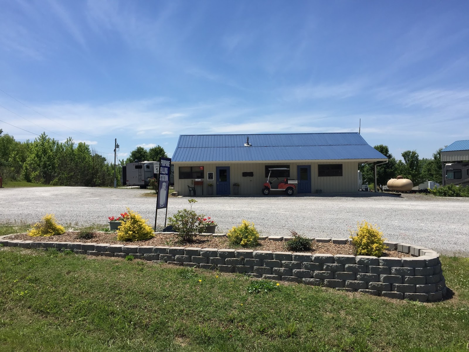BLUE SKY AHEAD Western Kentucky RV Park, Central City, KY