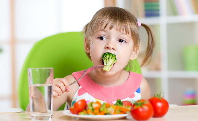 5 Makanan yang Mengandung Zat Besi Untuk Ibu Hamil & Anak 5 Makanan yang Mengandung Zat Besi Untuk Ibu Hamil & Anak