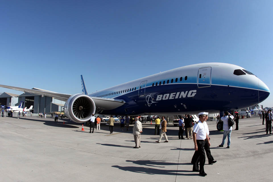 Gigantesca feria de aviones en Chile