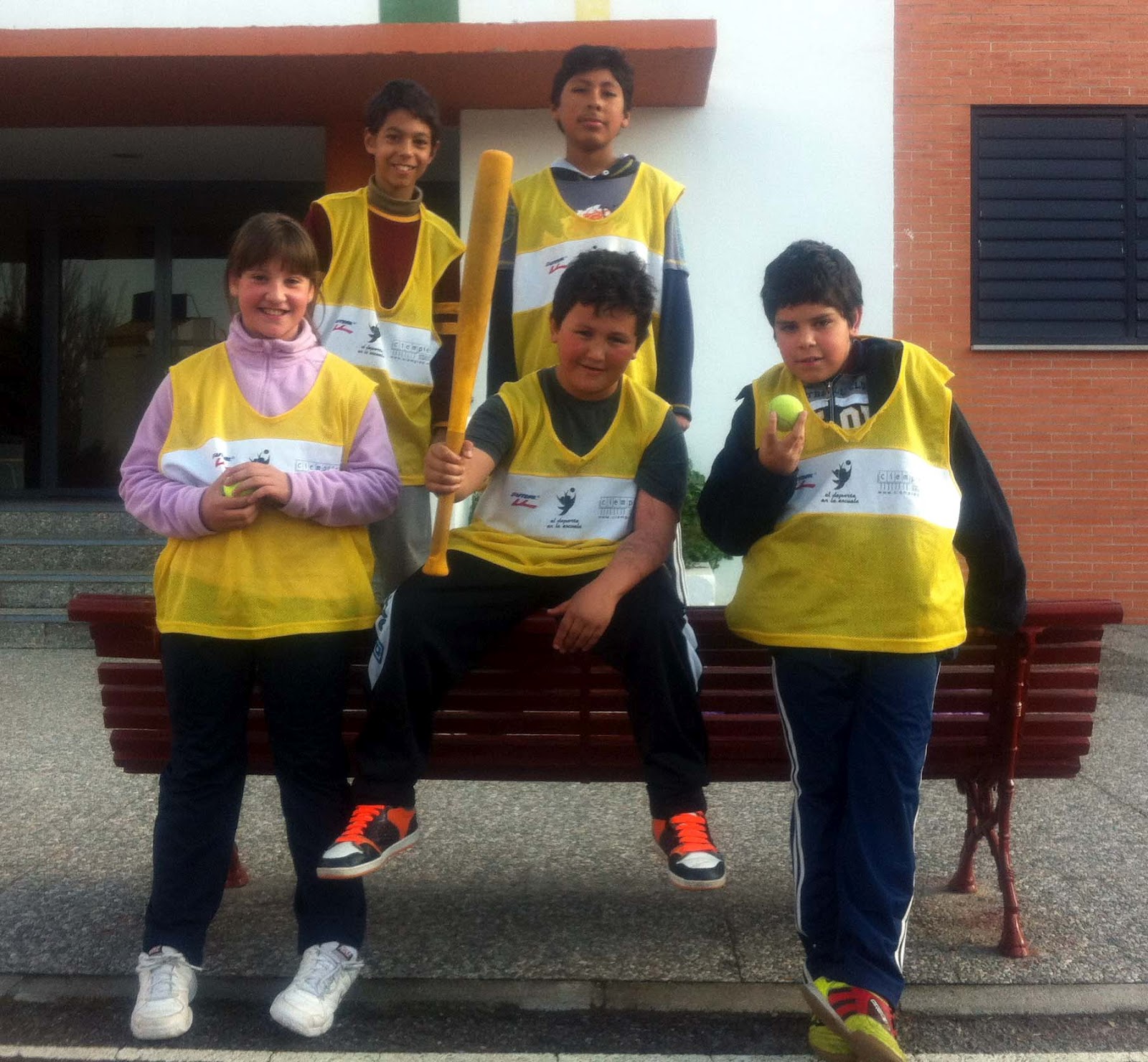 Actividades Extraescolares Y Ludotecas De Ciempies Baloncesto Y Beisbol