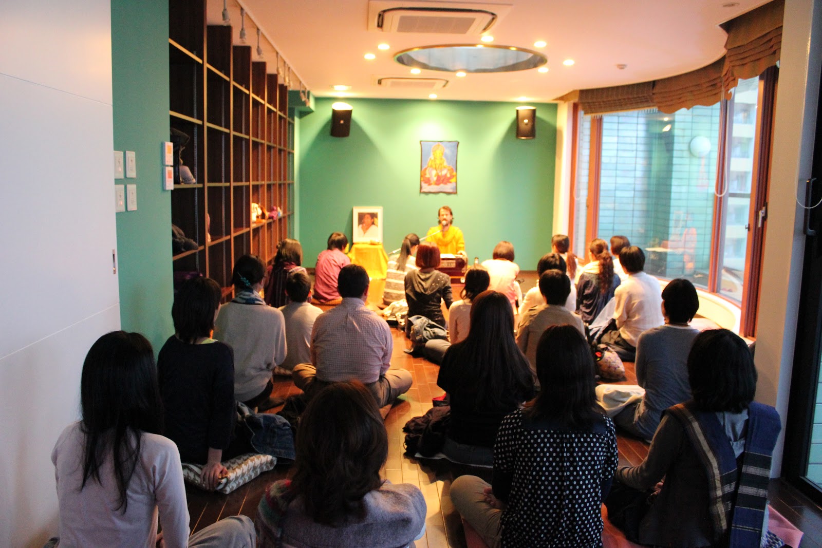 YOGA SPOT Love Live Yoga 人生の4つのゴールとは？講話＆キルタン＠ YOGA SPOT