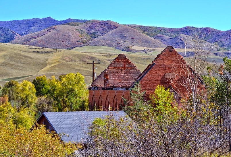 Stuff I Love... Porterville Meetinghouse
