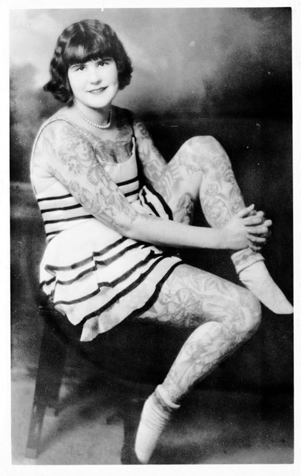 20 Amazing Vintage Portrait Photos Of Women With Full Body