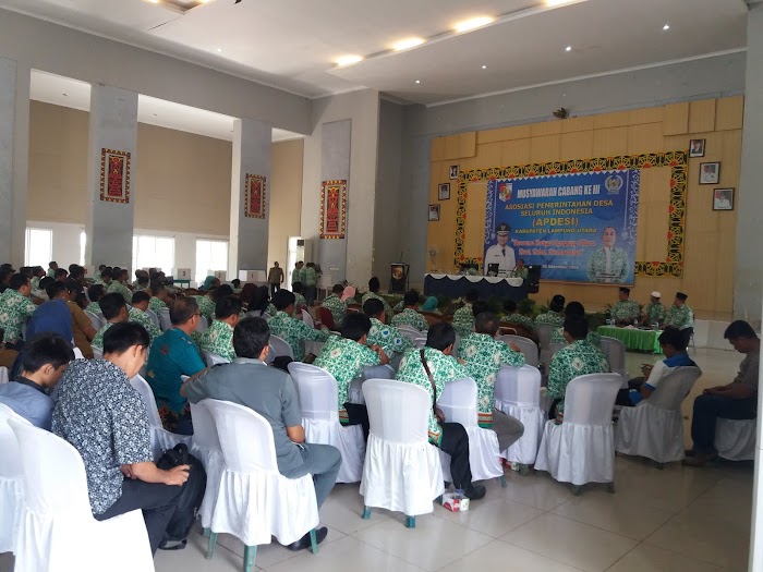 Kades Buring Kencana terpilih sebagai Ketua DPC Apdesi Lampura.