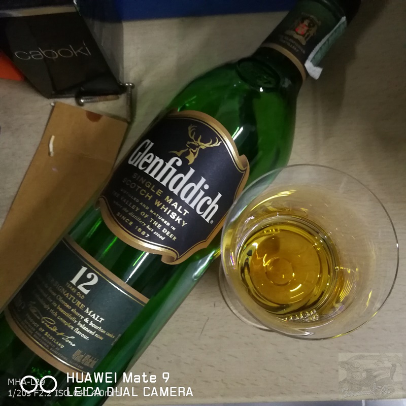 เย็นย่ำก็ร่ำสุรา (แลงมาตอง): Glenfiddich 12 40% Alc/Vol. เย็นย่ำก็ร่ำสุรา (แลงมาตอง): Glenfiddich 12 40% Alc/Vol.