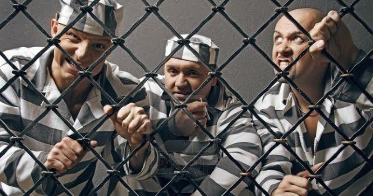 Как называется помощь преступнику. Задержание приступники. Криминальная субкультура. Как называется помощь преступнику. За решеткой.