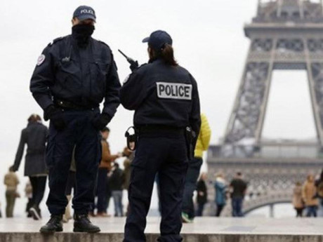 HLV Mourinho noi gi ve tan binh tri gia 30 trieu bang Eric Bailly? - Anh 5