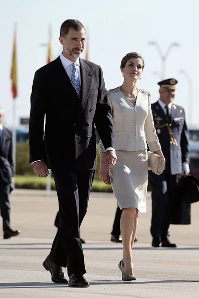 King Felipe VI of Spain and Queen Letizia of Spain, French President Francois Hollande, attend a meeting at the Elysee Palace 